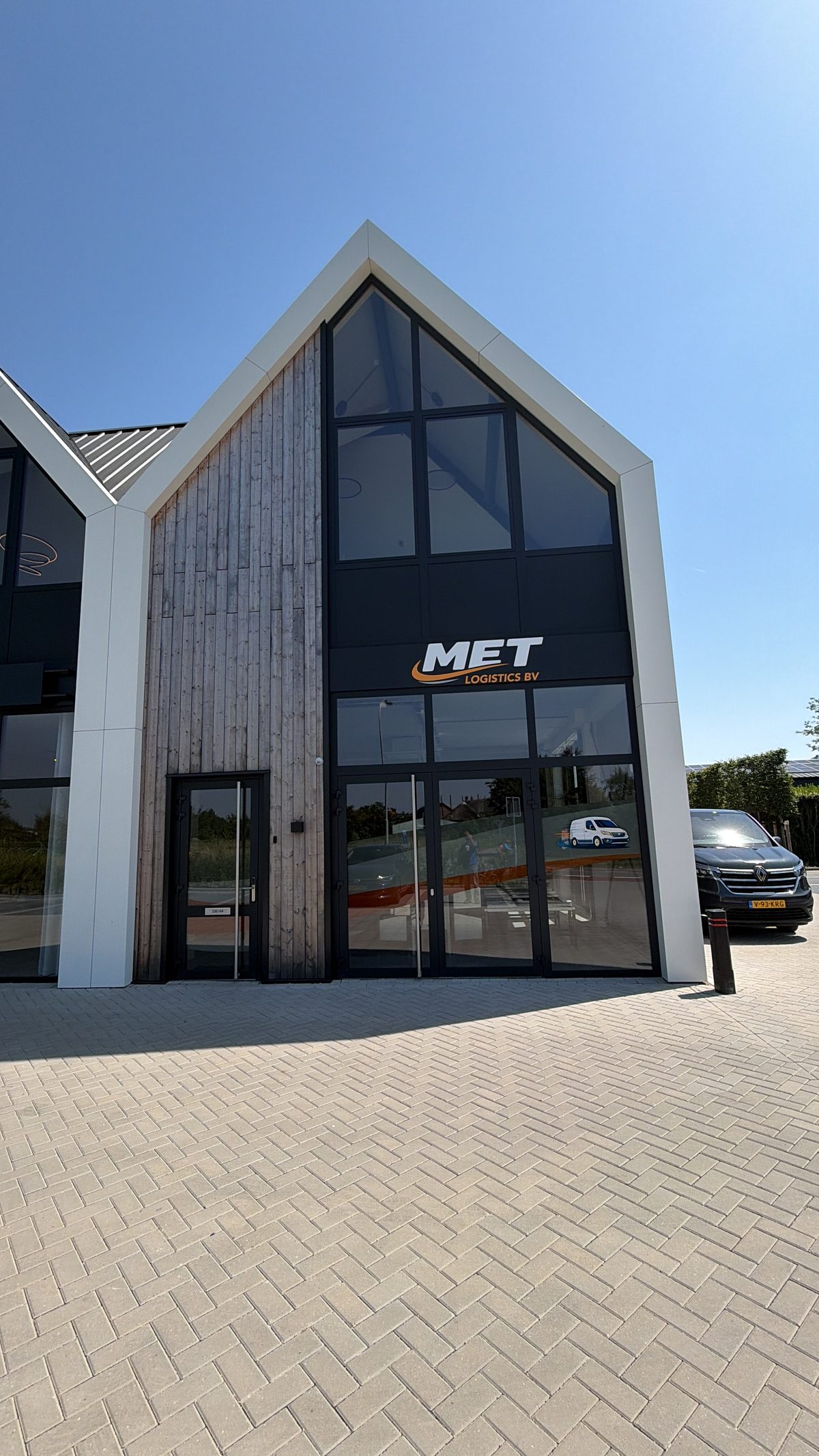 Vooraanzicht van het MET Logistics kantoor in Lienden